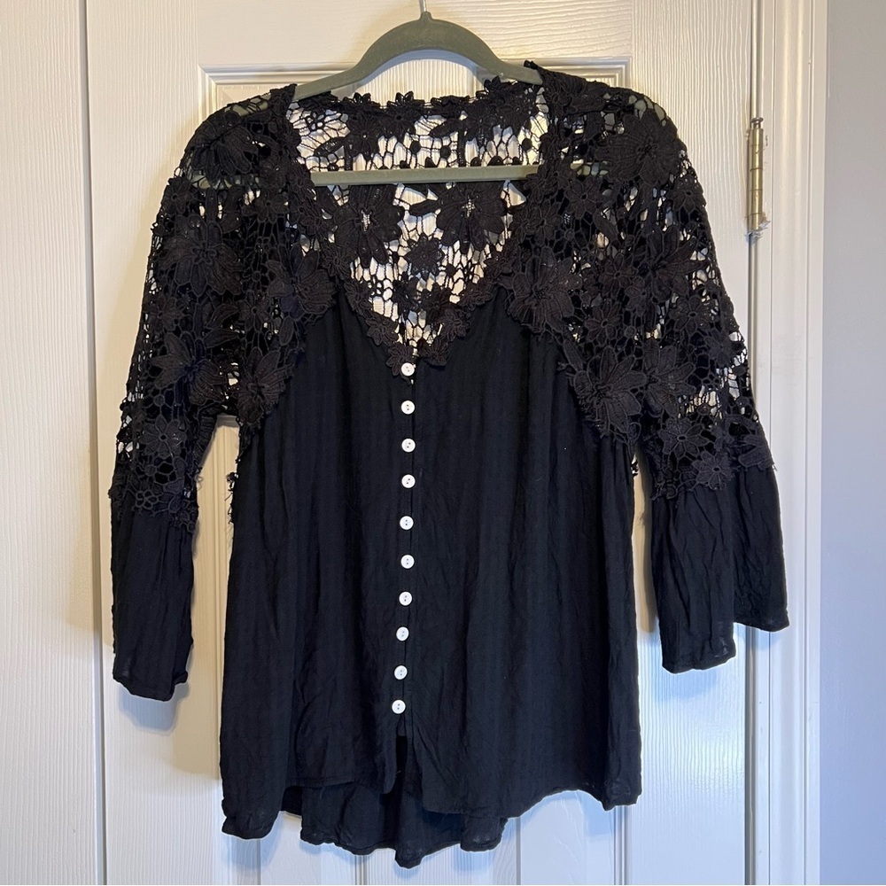 Black Blouse with Three-Quarter Lace Sleeves and V-Neckline